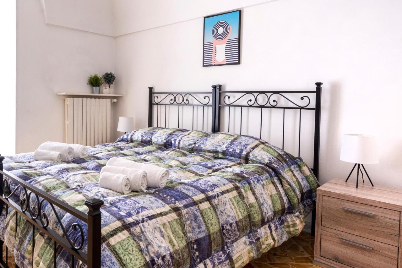 Vico II Terrace Apartment A Step From Piazza Roma Martina Franca Exterior photo