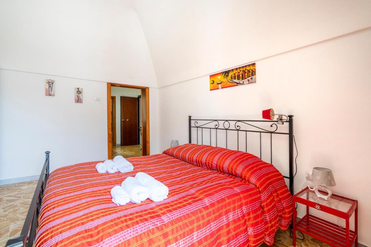 Vico II Terrace Apartment A Step From Piazza Roma Martina Franca Exterior photo