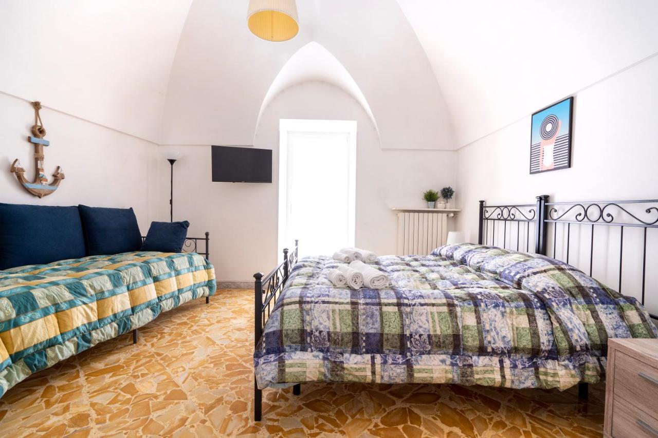 Vico II Terrace Apartment A Step From Piazza Roma Martina Franca Exterior photo
